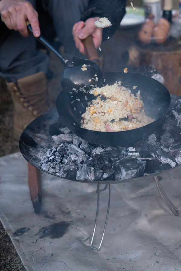 おやじキャンプ飯 ヨコザワテッパン 鉄中華鍋【K2011-1412】 ヨコザワテッパン×おやじキャンプ飯 「おやじ中華鍋 26センチ」 – 冒険用品