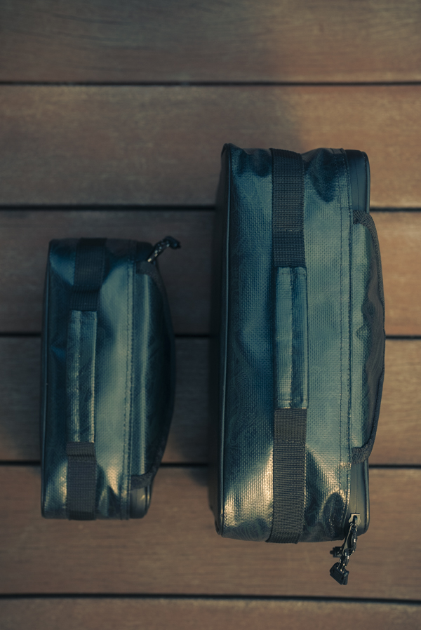 プレデタータックルバッグ モノクローム「冒険用品」